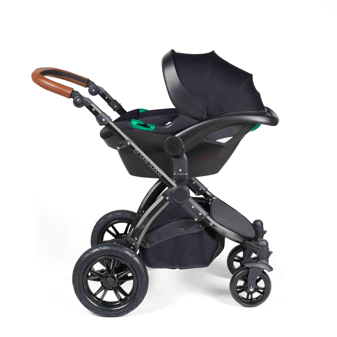 Ickle Bubba Stomp Luxe 12 Piece Travel System with i-Size Nimbus 180° Spin Car Seat & ISOFIX Base Desert on Black