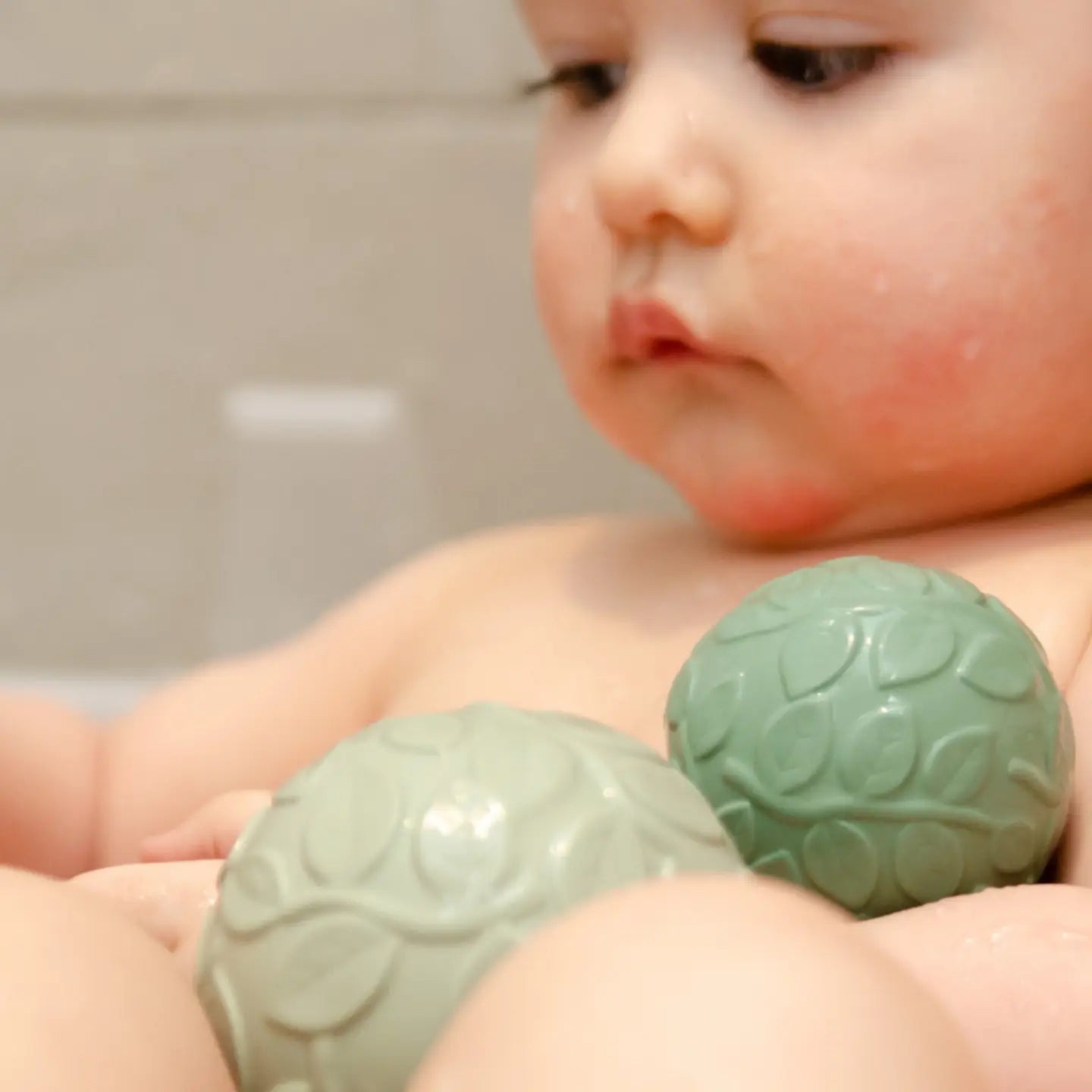 Nibbling Natruba Natural Rubber Sensory Ball Set Leaf - Green