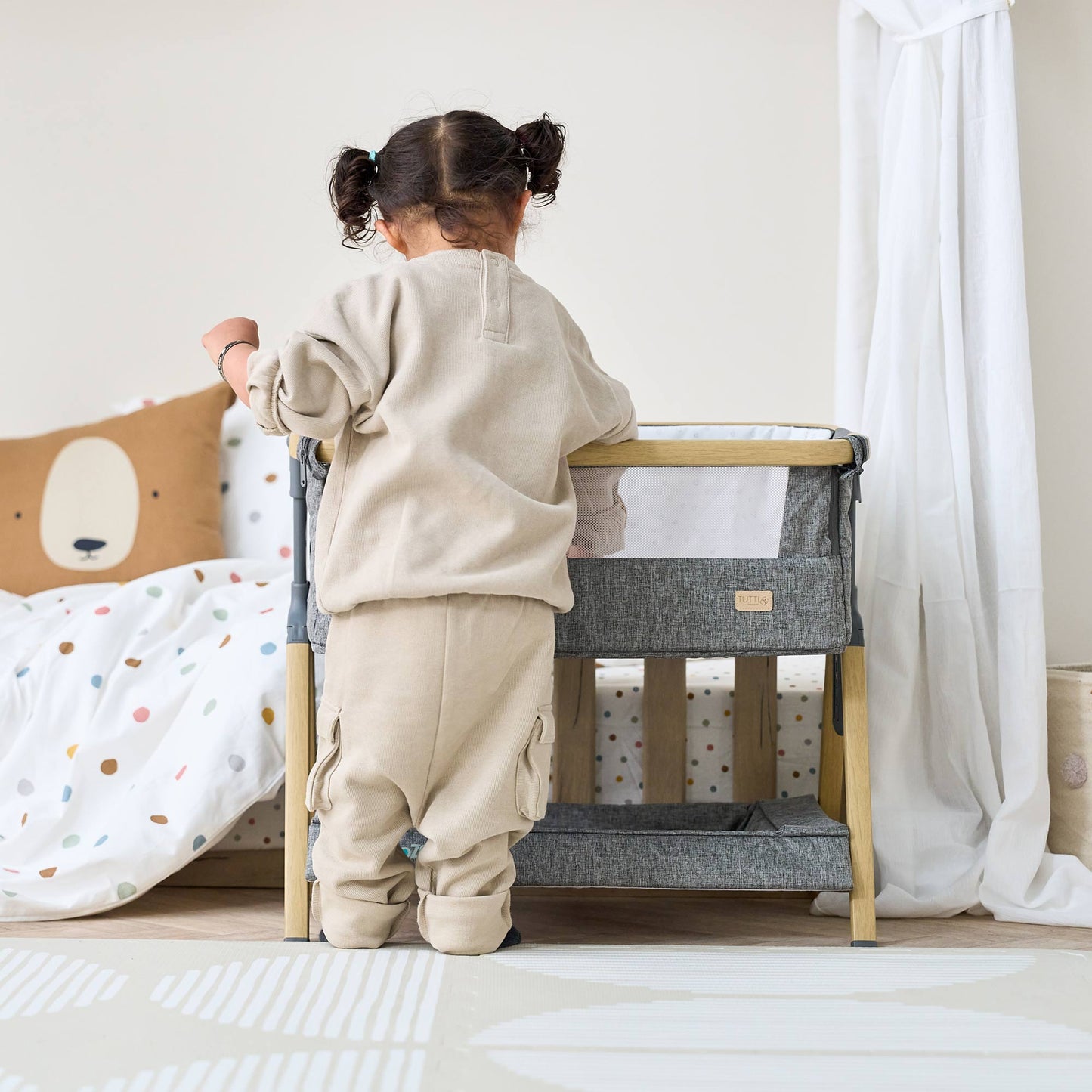 Tutti Bambini CoZee Luxe Mini Me Crib - Oak & Charcoal