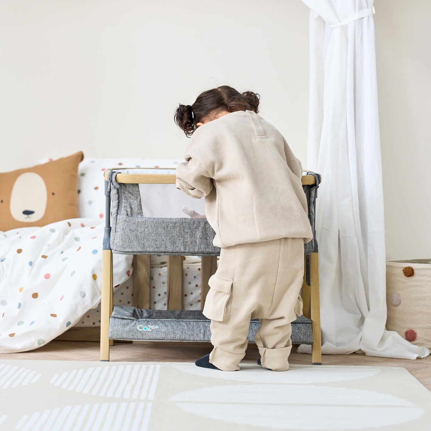 Tutti Bambini CoZee Luxe Mini Me Crib - Oak & Charcoal