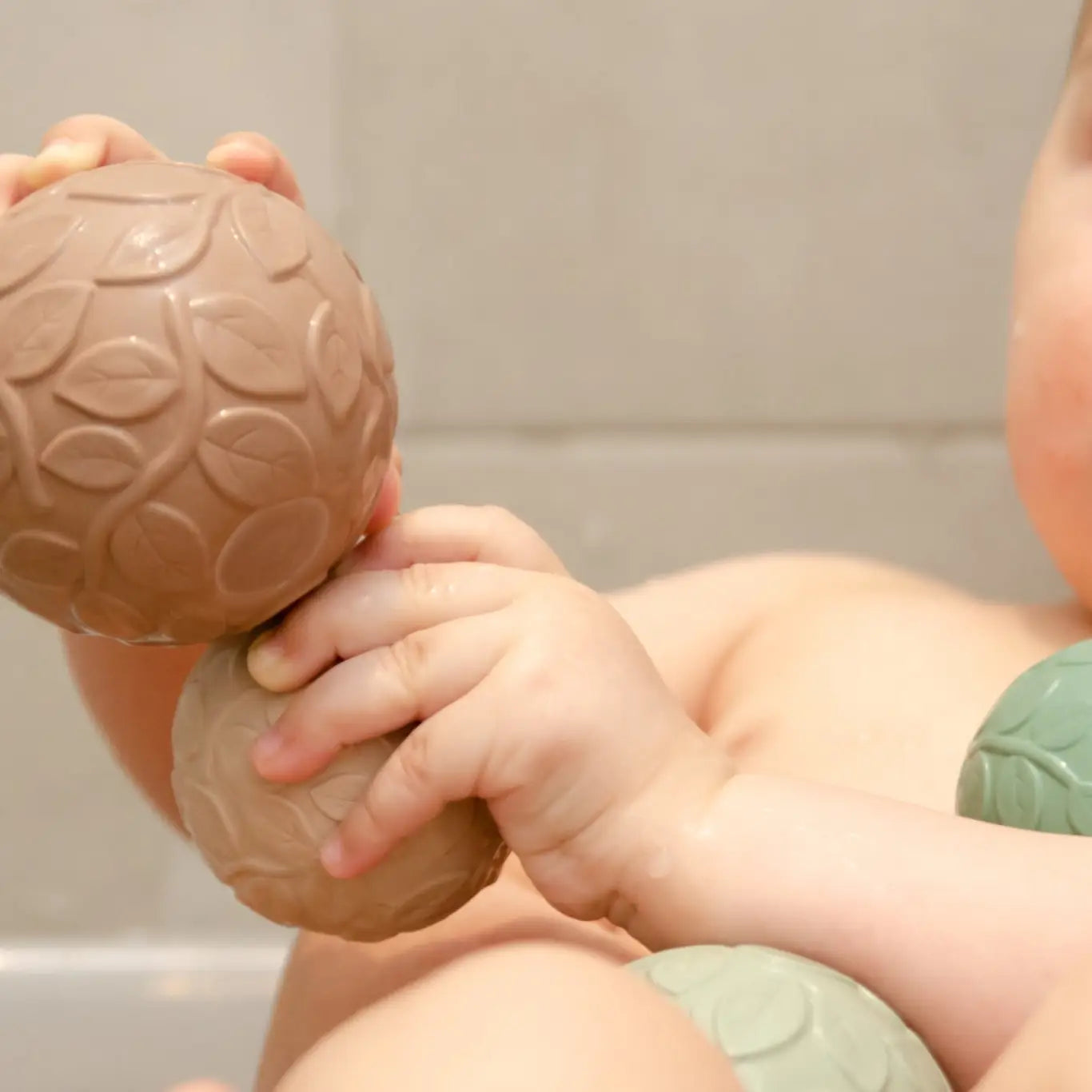 Nibbling Natruba Natural Rubber Sensory Ball Set Leaf - Earth