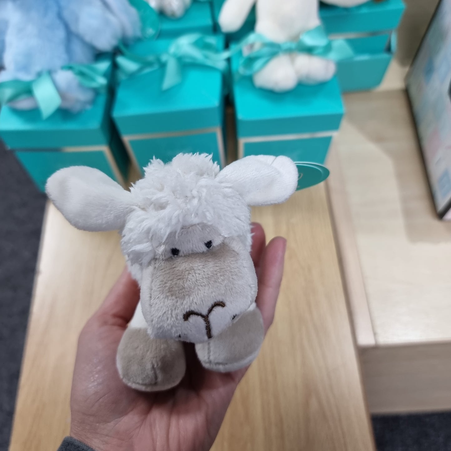 Jomanda Mini White Sitting Sheep With Pop up Box