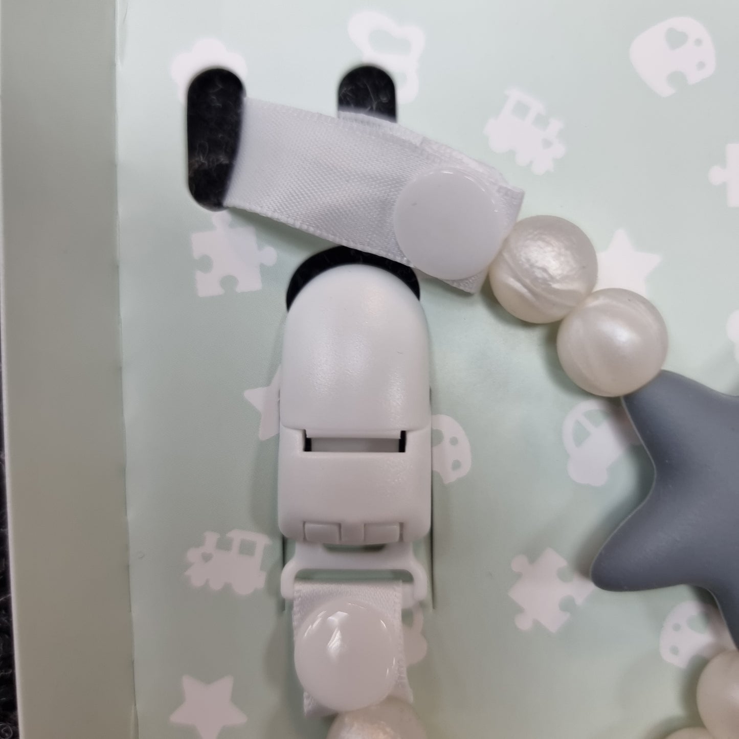 Nibbling Stellar Dummy Clip - Grey