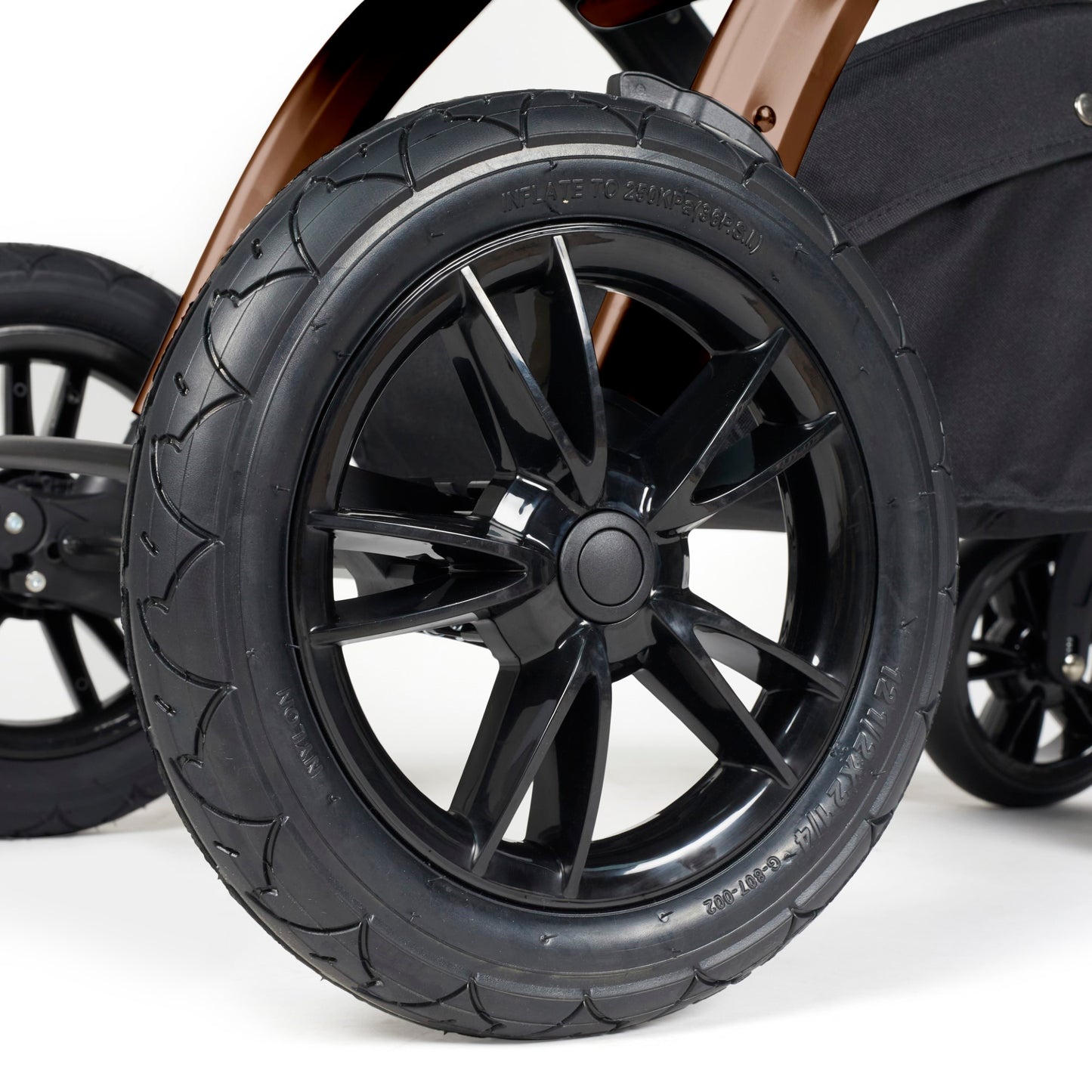 Ickle Bubba Stomp Luxe 12 Piece Travel System with i-Size Cirrus Car Seat & ISOFIX Base Midnight on Bronze
