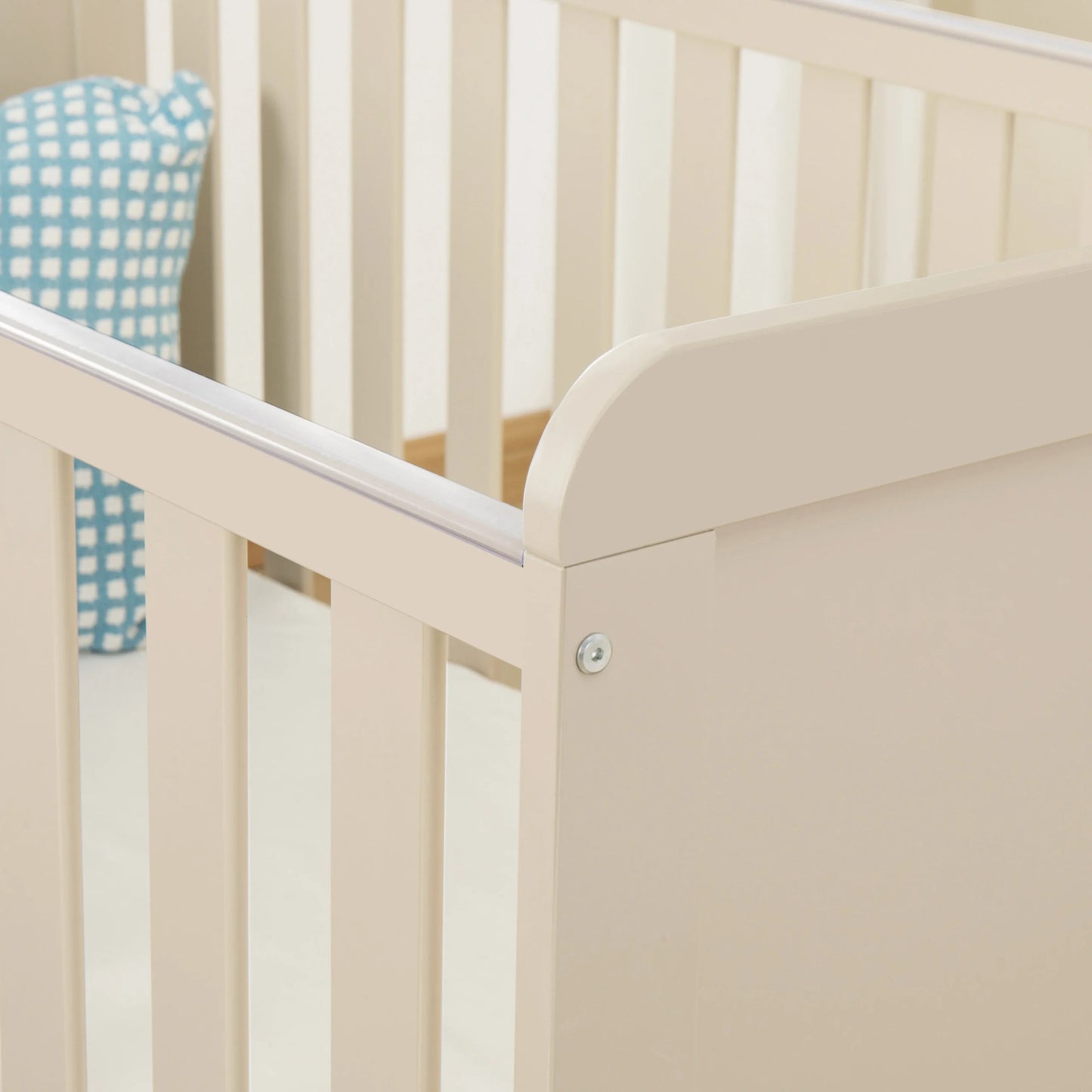 Babymore Caro Urban Mini Cot Bed – Cashmere