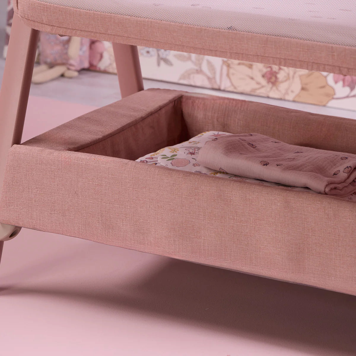 Tutti Bambini CoZee Zen Bedside Crib Blush