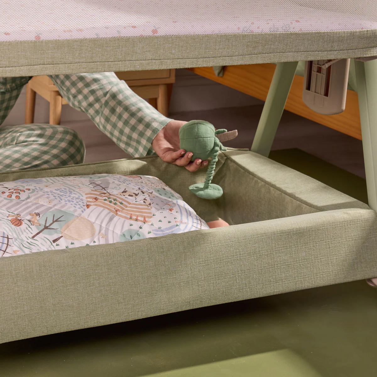 Tutti Bambini CoZee Zen Bedside Crib Eucalyptus