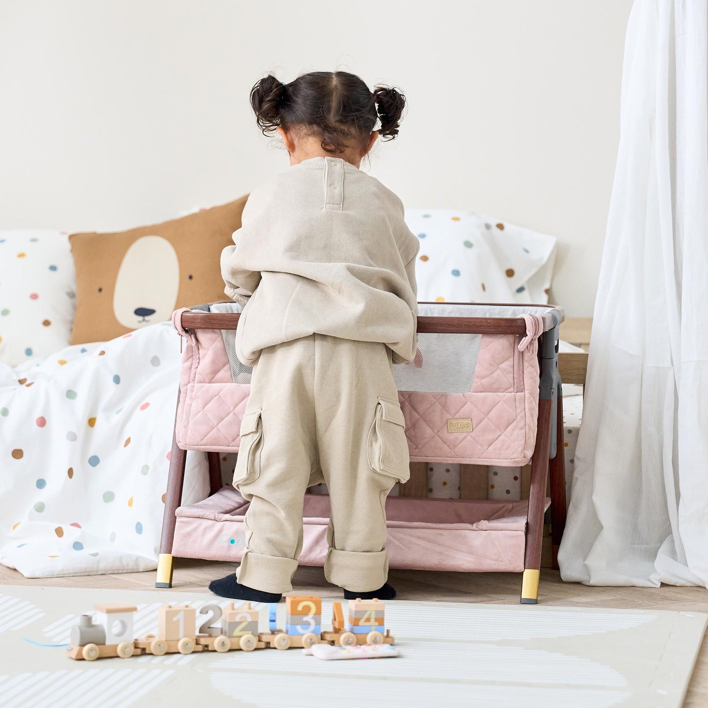 Tutti Bambini CoZee Luxe Mini Me Crib - Walnut & Blush