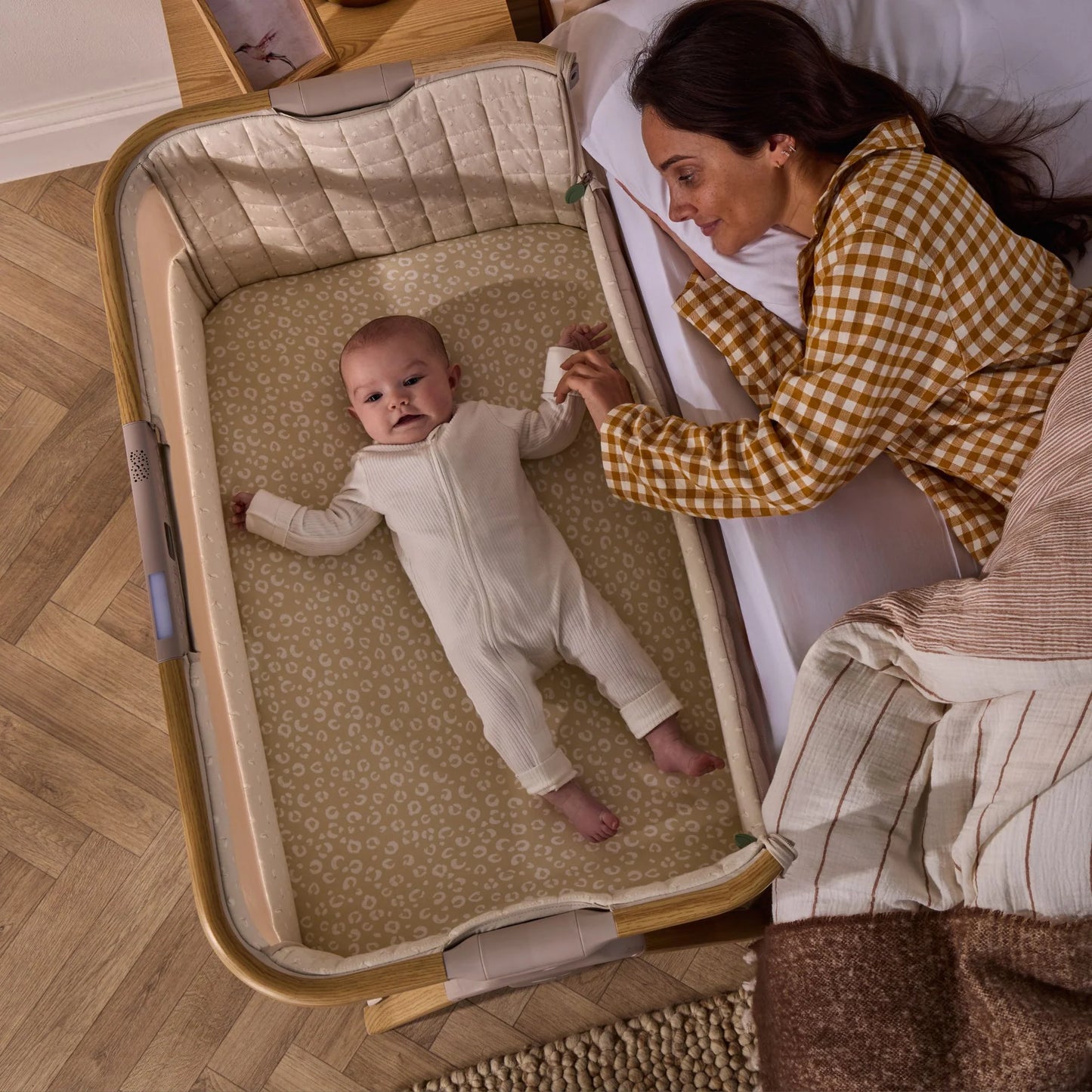 Tutti Bambini Cozee Sense Bedside Crib Toasted Oak / Sand