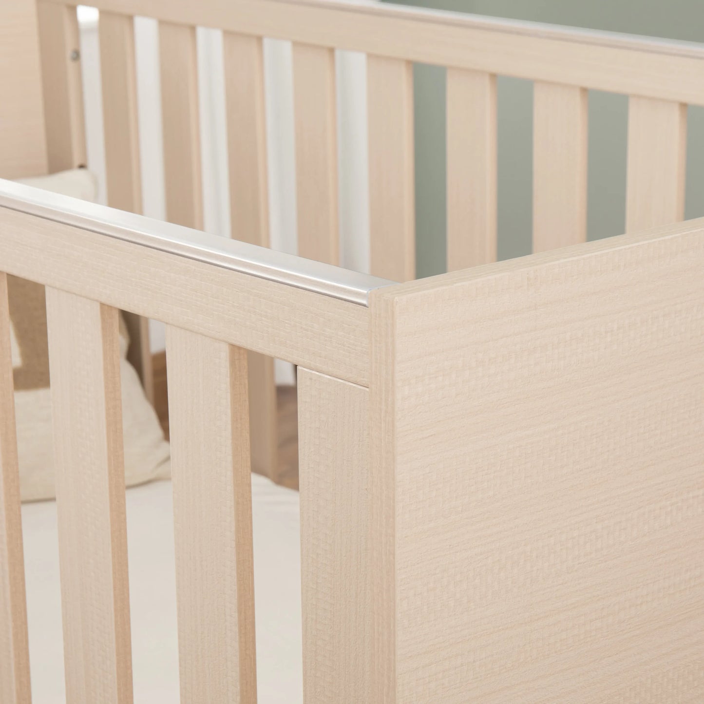 Babymore Dante Cot Bed – Natural