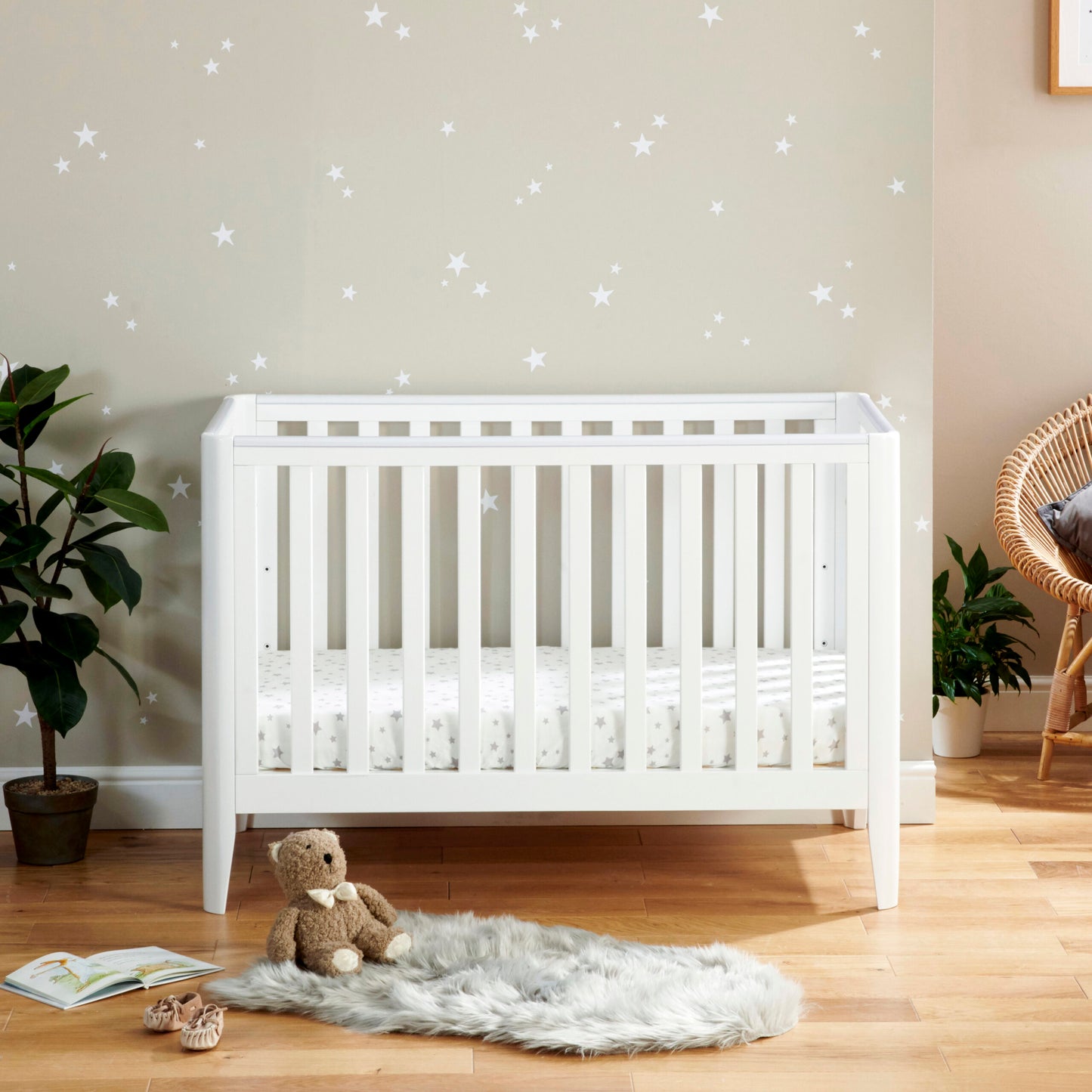 Babymore Iris Mini Cot Bed – White
