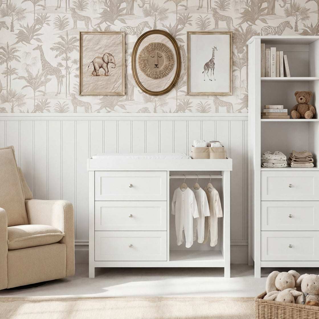 Bebe & Beyond Wanderer Wide Changing Unit White