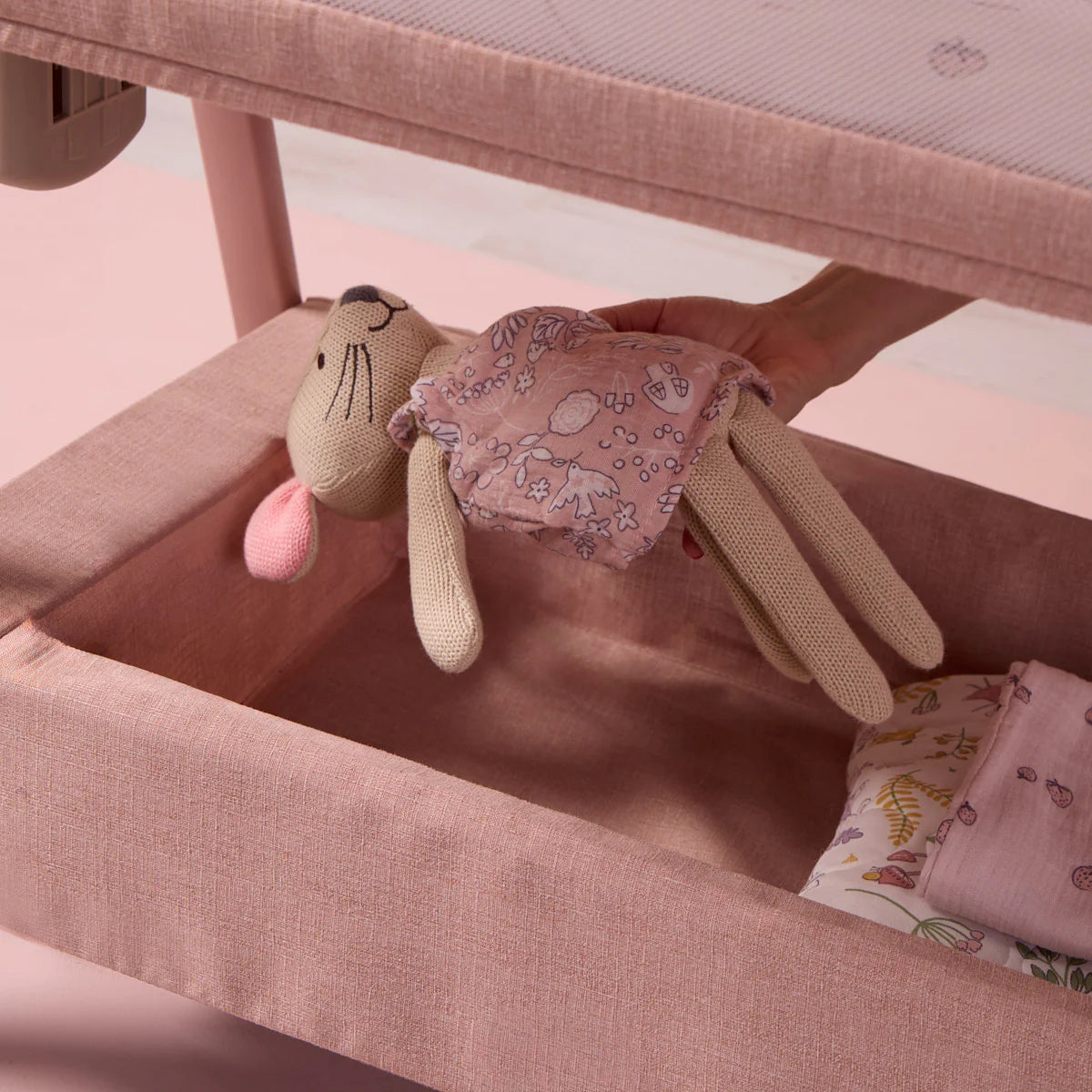 Tutti Bambini CoZee Zen Bedside Crib Blush