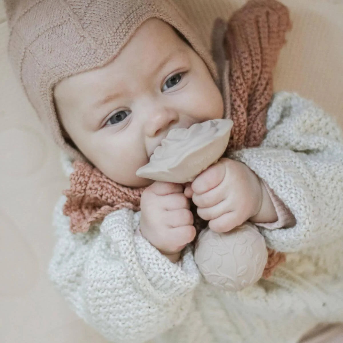 Nibbling Natruba - Rose Rattle Beige