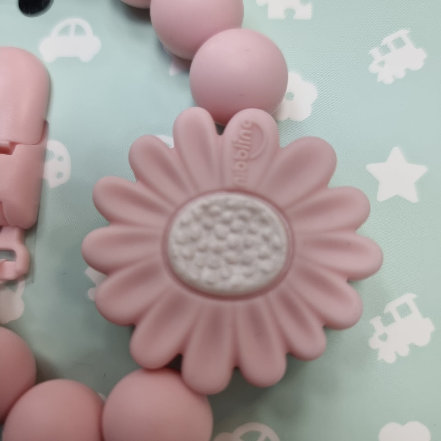 Nibbling petal Dummy Clip Pink