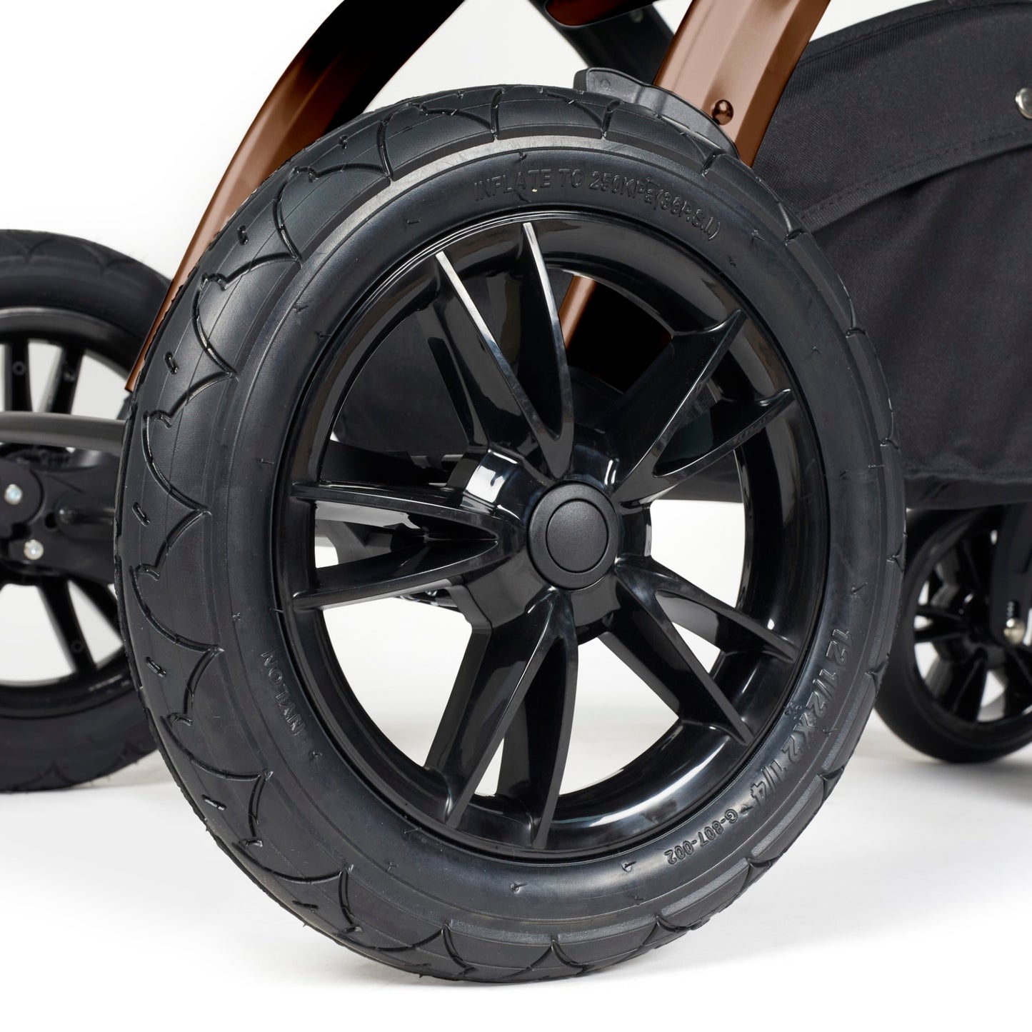Ickle Bubba Stomp Luxe All-in-One I Size Travel System With Isofix Base (Stratus) Woodland on Bronze