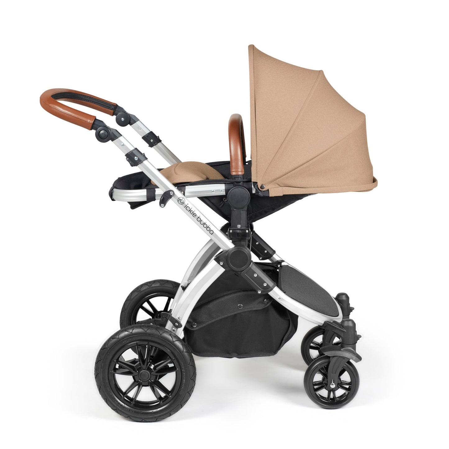 Ickle Bubba Stomp Luxe 12 Piece Travel System with i-Size Cirrus Car Seat & ISOFIX Base Desert on Silver